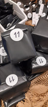 Lataa kuva Galleria-katseluun, Witchy Joulukalenteri 2025 Ennakkotilaus Paperinoita