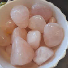 Lataa kuva Galleria-katseluun, Ruusukvartsi Rumpuhiottu 4-6 cm