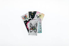 Lataa kuva Galleria-katseluun, The Wild Unknown Pocket Tarot - Korttipakka
