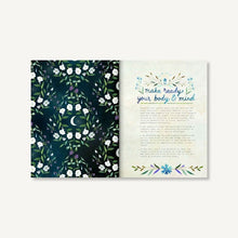 Lataa kuva Galleria-katseluun, How to Be a Moonflower - Kirja - Henkinen hyvinvointi, Henkinen kasvu, Katie Daisy, Kesäpuuhaa, Kirja, Positiivisuus, Tehtäväkirja - Paperinoita
