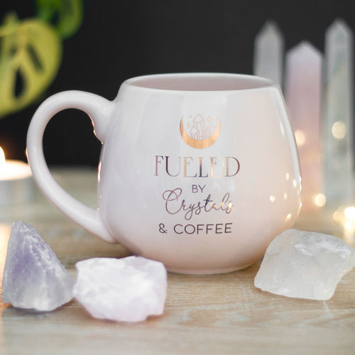Fueled by crystals and coffee Muki - Crystals, kahvimuki, Kristalli kivet, Kristallit, Lahja, Löydä itsesi, teemuki - Paperinoita